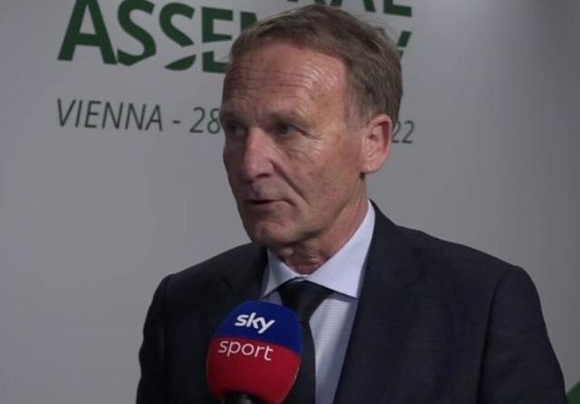 邮报：奥纳纳和埃托奥长期有矛盾；姆伯莫预计是喀麦隆新队长（英媒：奥纳纳与埃托奥积怨已久，姆伯莫有望出任喀麦隆新队长）