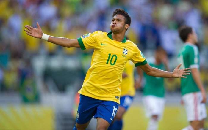 詹姆斯谈加冕庆祝：这辈子第一次这么张扬，今天需要这个时刻（詹姆斯谈加冕：生涯首次高调庆祝，今天就需要这个瞬间）