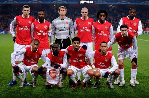 每体：巴萨有意左后卫索萨，想用桑托斯欠的290万欧锁定交易（每体：巴萨相中左后卫索萨，拟以桑托斯所欠290万欧作筹码敲定转会）